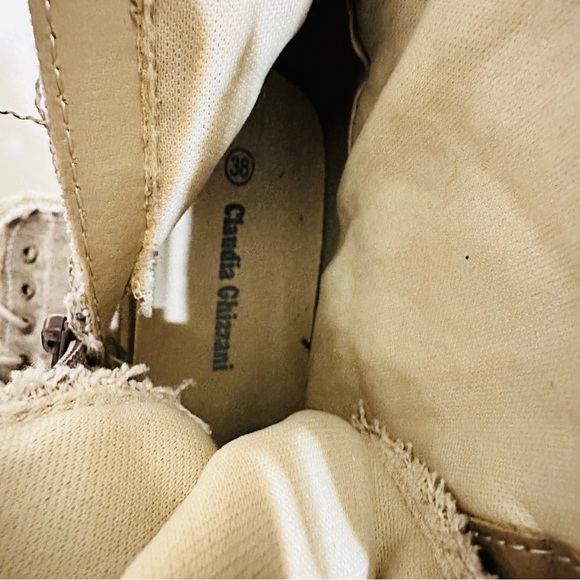 Claudia Ghizzani Frayed Canvas Combat Boots Size 38 Beige/Tan Lace-Up Ankle Zip - Picture 6 of 7